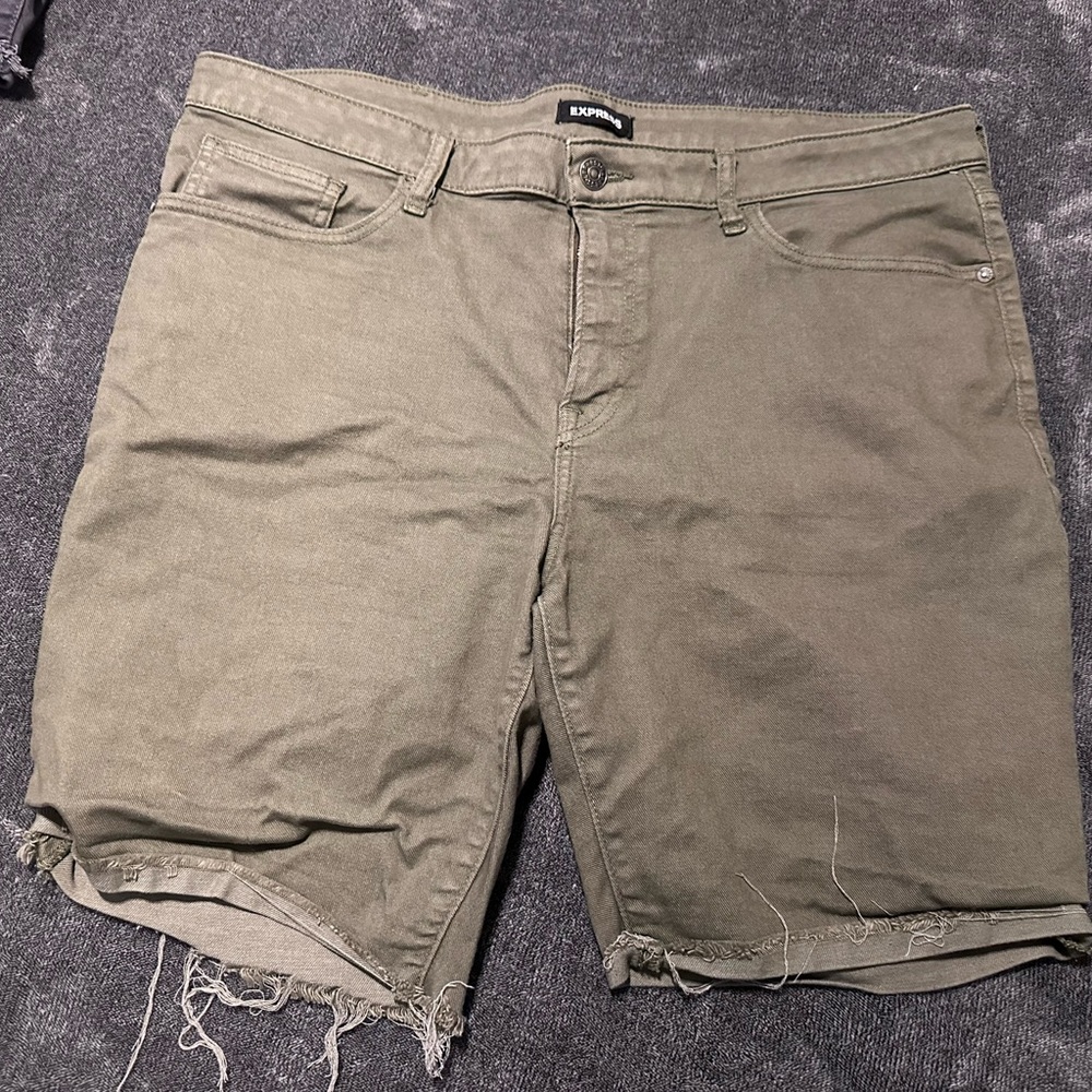 Express Shorts